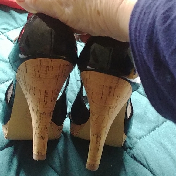 Shoes - Picture 3 of 6